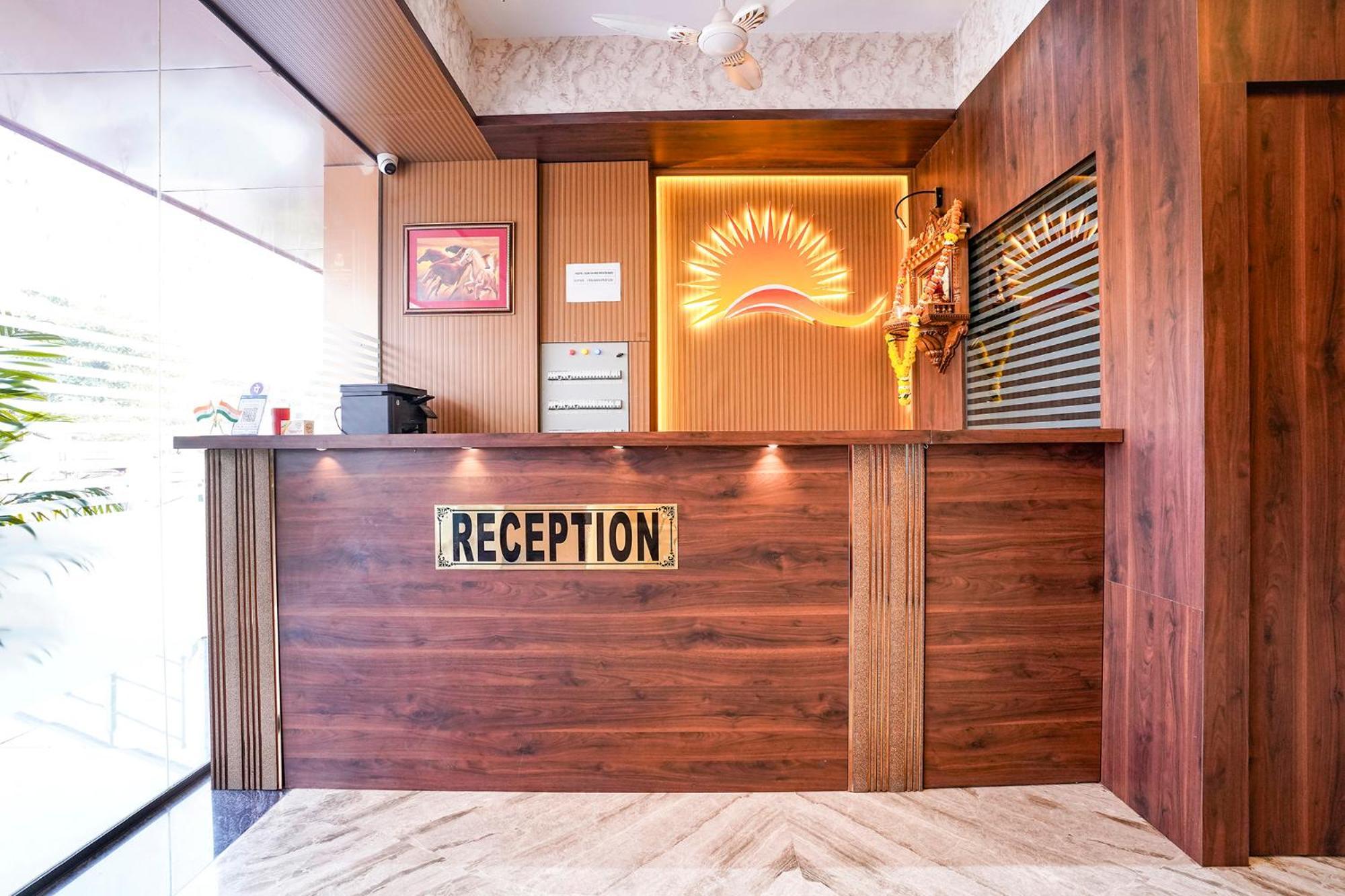 Hotel Fabhotel Sunshine Residency 3*