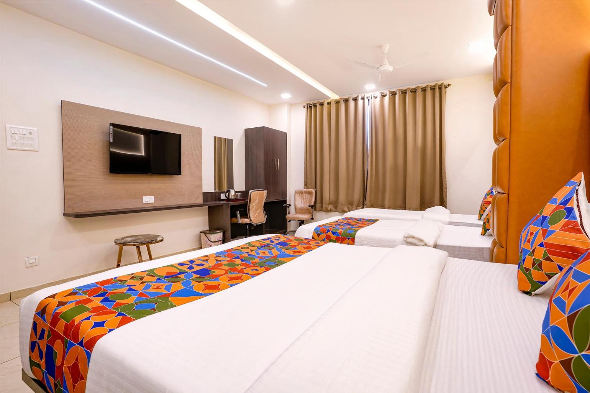 Hotel Fabhotel Sunshine Residency