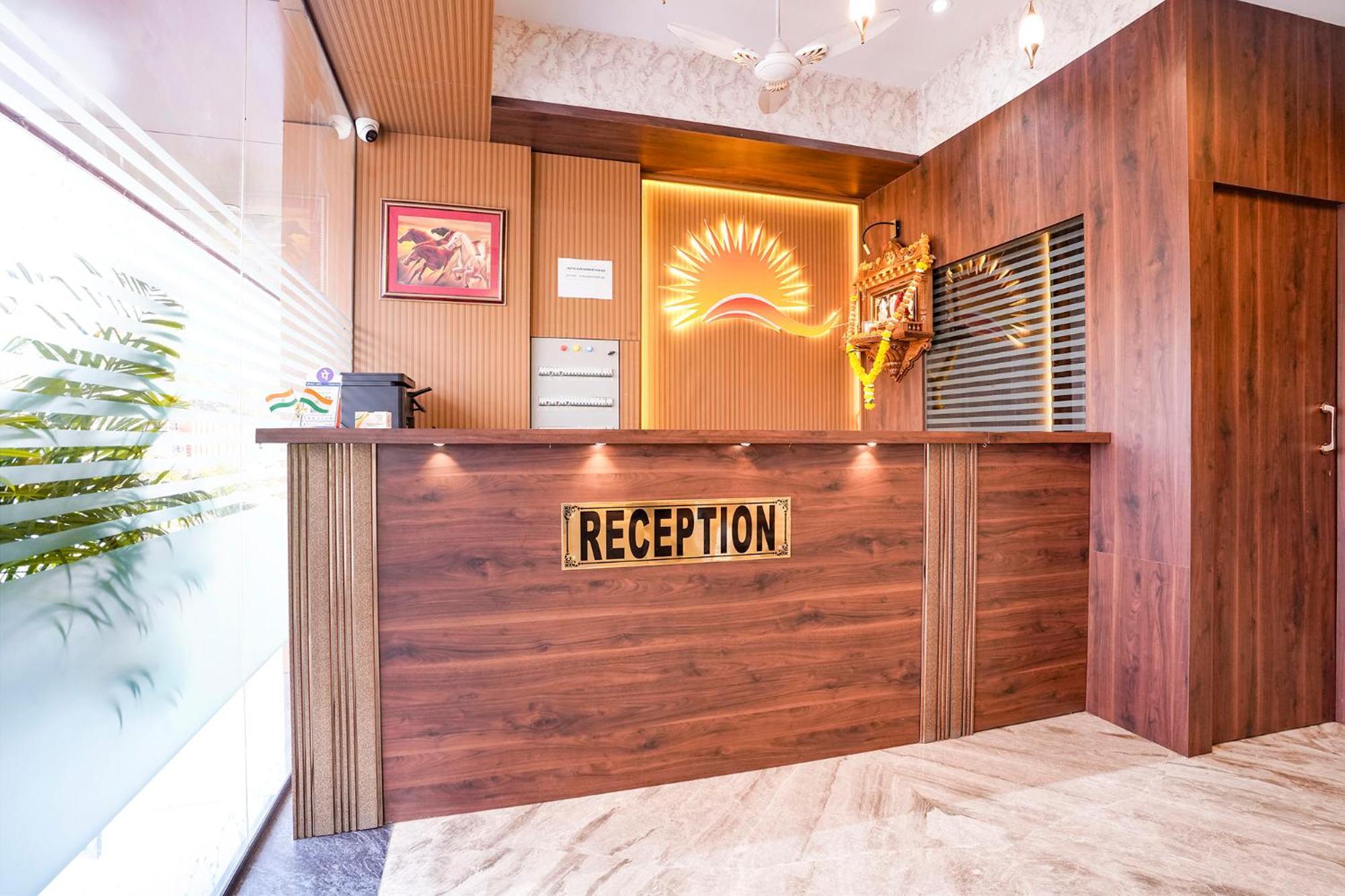 Hotel Fabhotel Sunshine Residency 3*