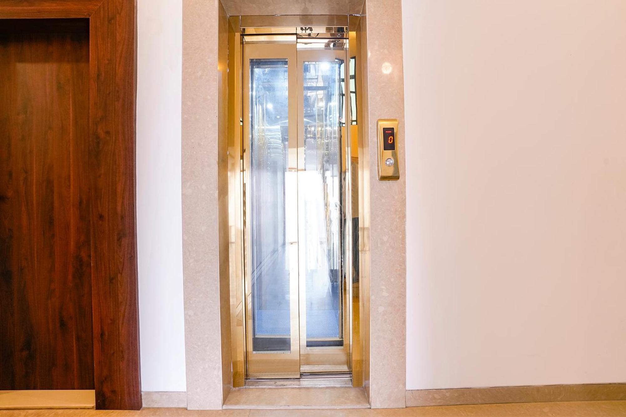 Hotel Fabhotel Sunshine Residency 3*